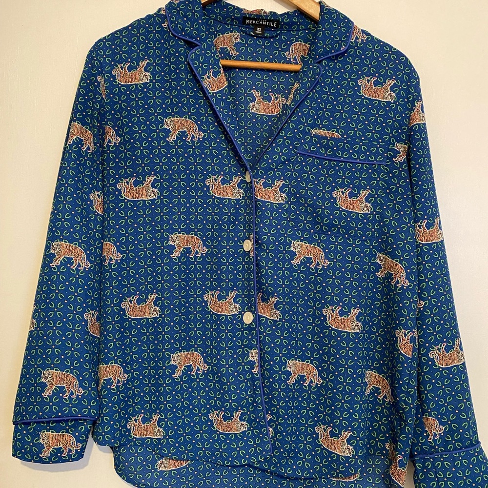 Tiger print pajama-top style bottom up